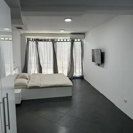 Lemon Apartment *
